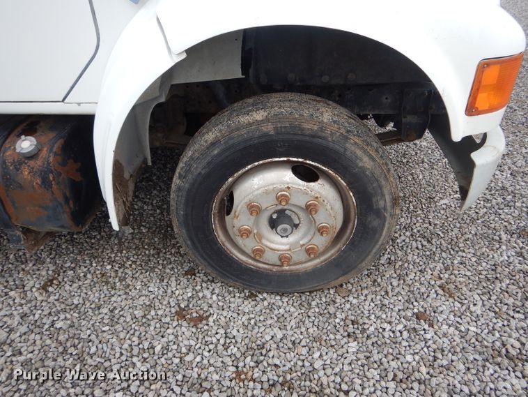 image for item DF3107 1997 International 4700 box truck