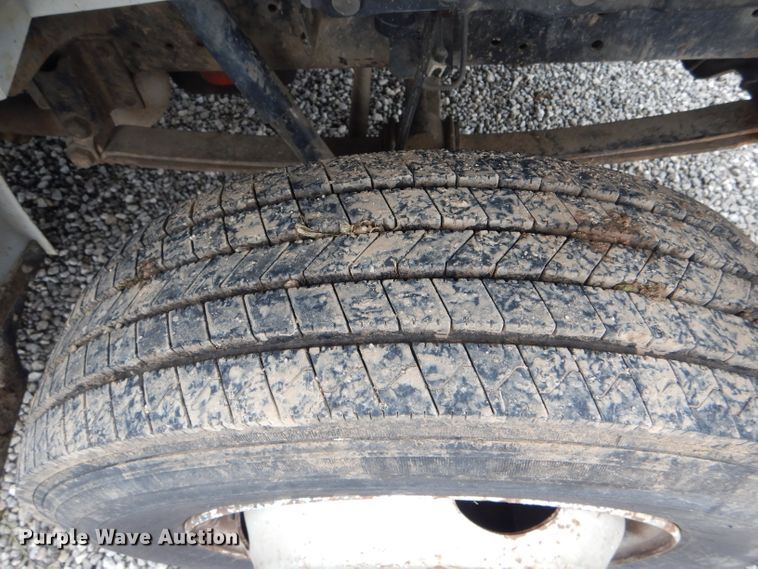 image for item DF3107 1997 International 4700 box truck