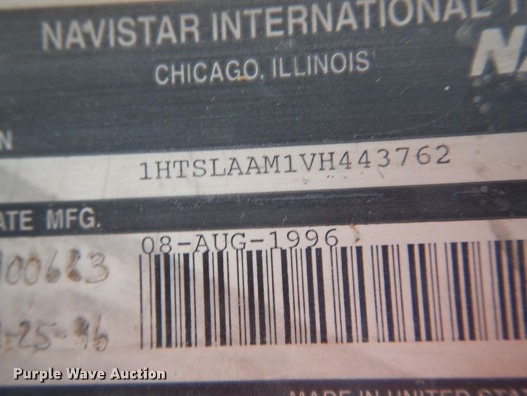 image for item DF3107 1997 International 4700 box truck