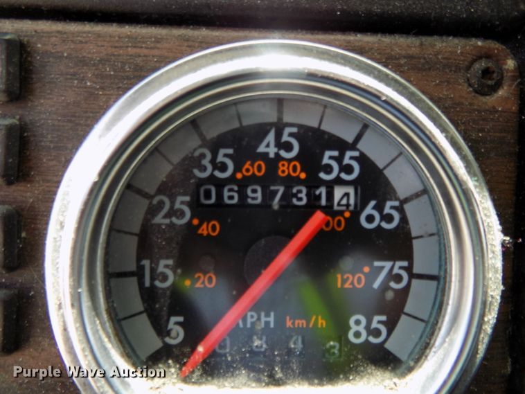 image for item DG2569 2003 Freightliner FLD132 XL Classic semi truck