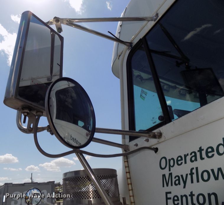 image for item DG2569 2003 Freightliner FLD132 XL Classic semi truck