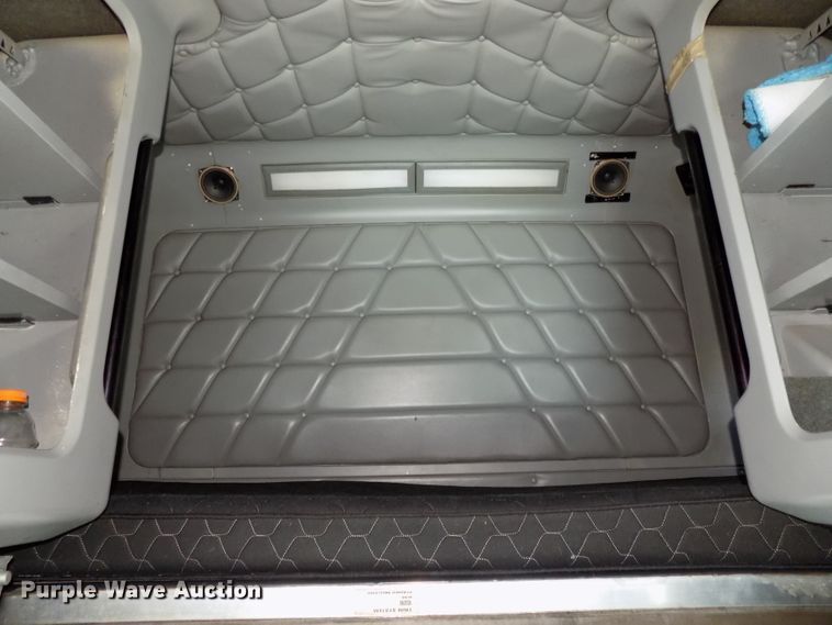 image for item DG2569 2003 Freightliner FLD132 XL Classic semi truck