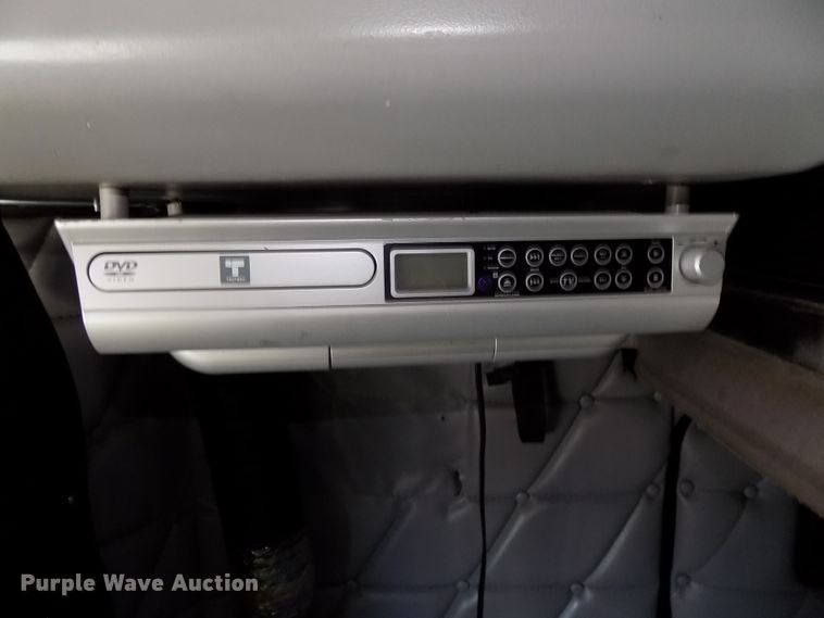 image for item DG2569 2003 Freightliner FLD132 XL Classic semi truck