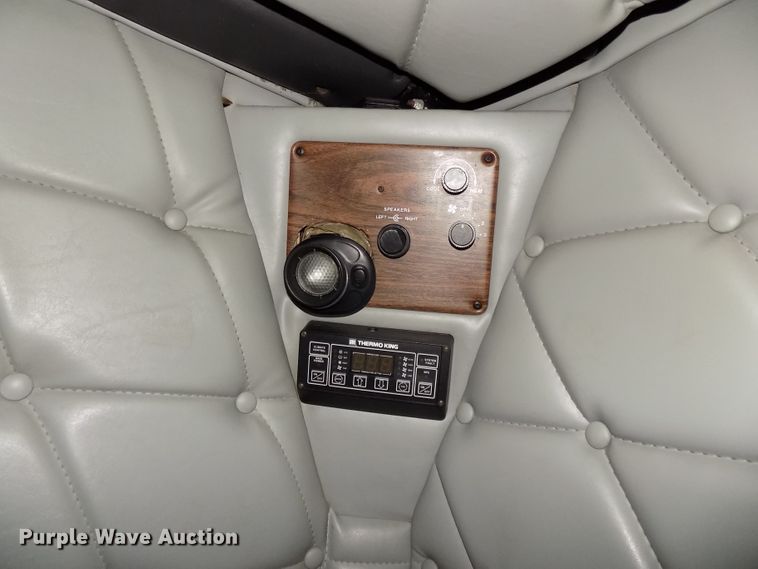 image for item DG2569 2003 Freightliner FLD132 XL Classic semi truck