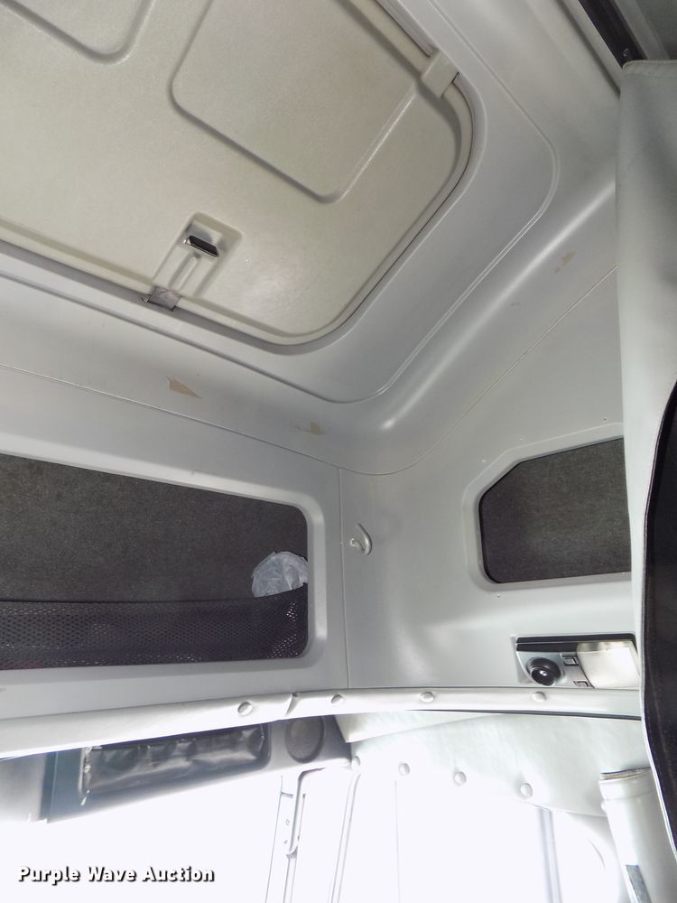 image for item DG2569 2003 Freightliner FLD132 XL Classic semi truck