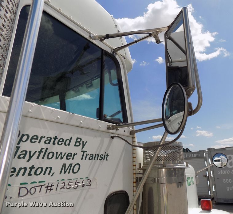 image for item DG2569 2003 Freightliner FLD132 XL Classic semi truck