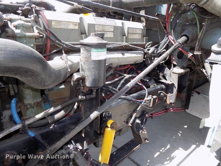 image for item DG2569 2003 Freightliner FLD132 XL Classic semi truck