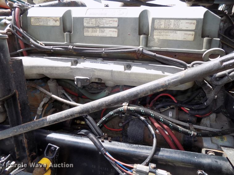 image for item DG2569 2003 Freightliner FLD132 XL Classic semi truck