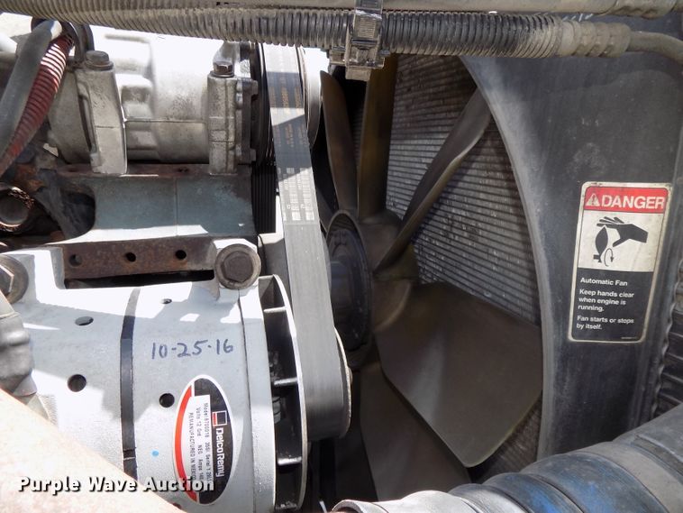 image for item DG2569 2003 Freightliner FLD132 XL Classic semi truck