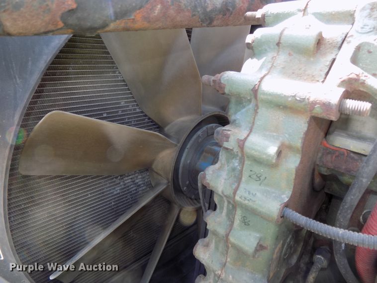 image for item DG2569 2003 Freightliner FLD132 XL Classic semi truck