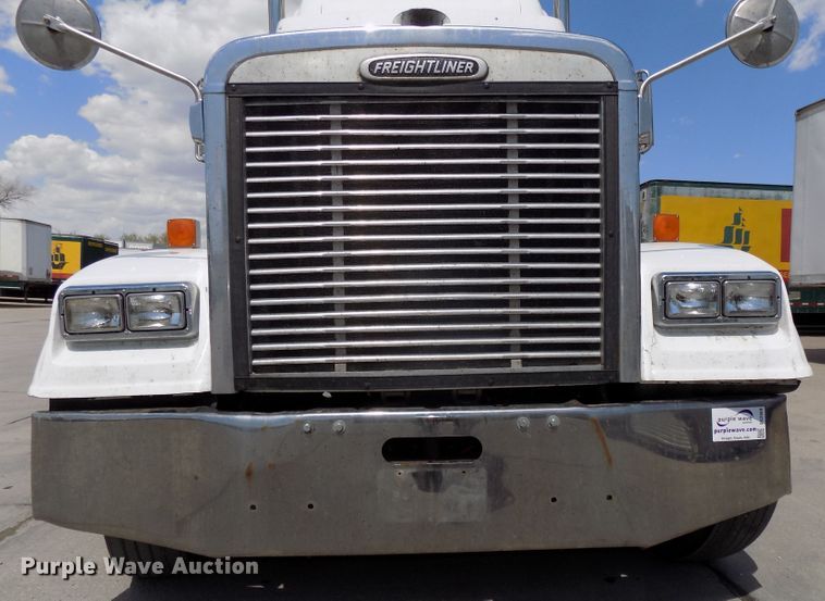 image for item DG2569 2003 Freightliner FLD132 XL Classic semi truck