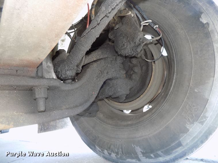 image for item DG2569 2003 Freightliner FLD132 XL Classic semi truck