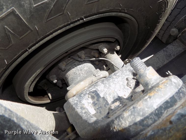 image for item DG2569 2003 Freightliner FLD132 XL Classic semi truck