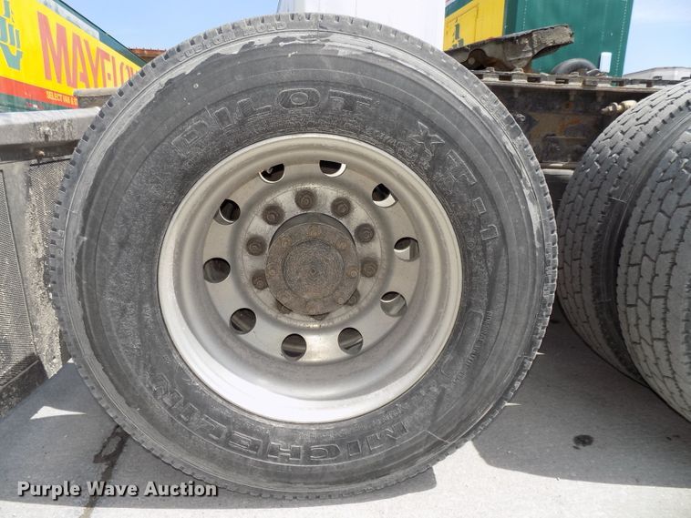 image for item DG2569 2003 Freightliner FLD132 XL Classic semi truck