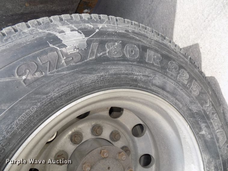 image for item DG2569 2003 Freightliner FLD132 XL Classic semi truck