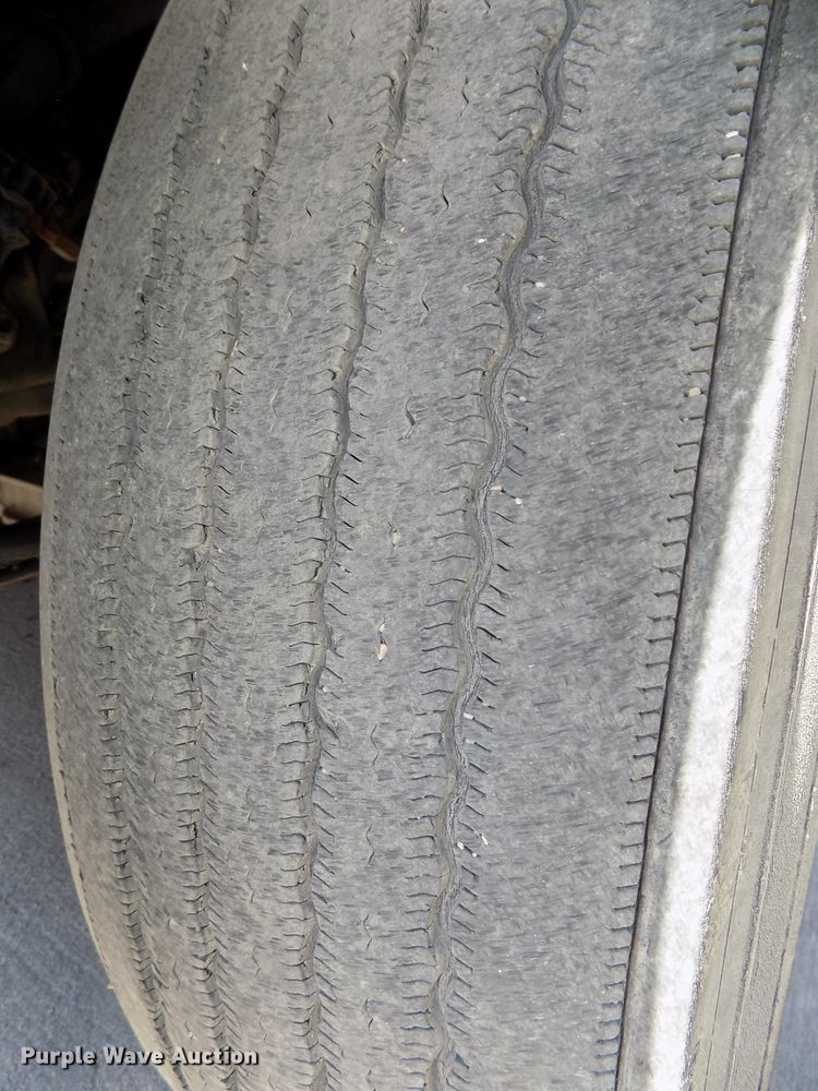 image for item DG2569 2003 Freightliner FLD132 XL Classic semi truck