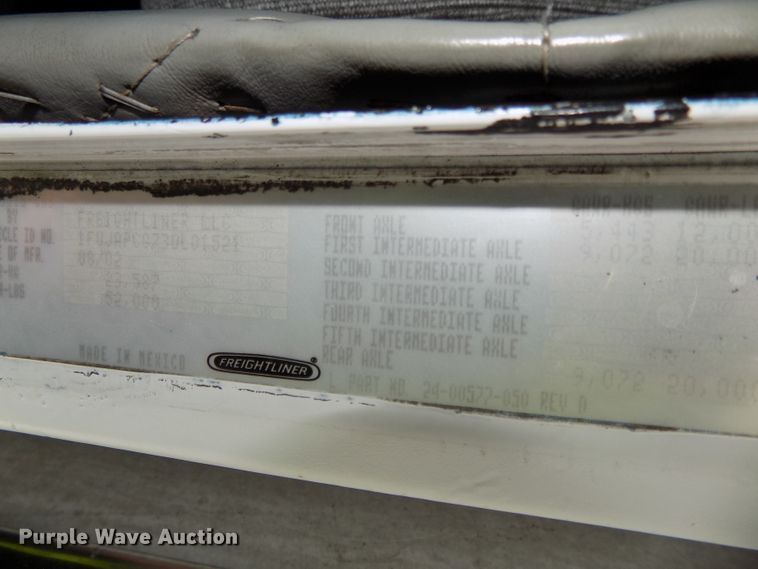 image for item DG2569 2003 Freightliner FLD132 XL Classic semi truck