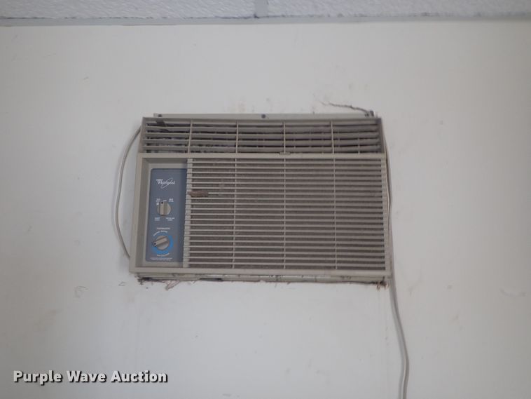 image for item DG3058 1988 Freuhauf FB915F248LLT dry van trailer