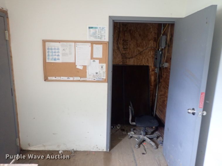 image for item DG3058 1988 Freuhauf FB915F248LLT dry van trailer