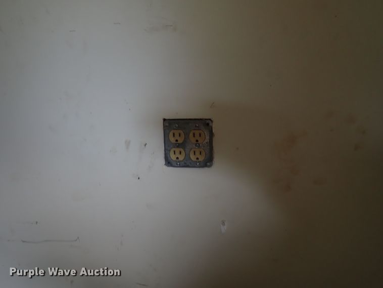 image for item DG3058 1988 Freuhauf FB915F248LLT dry van trailer