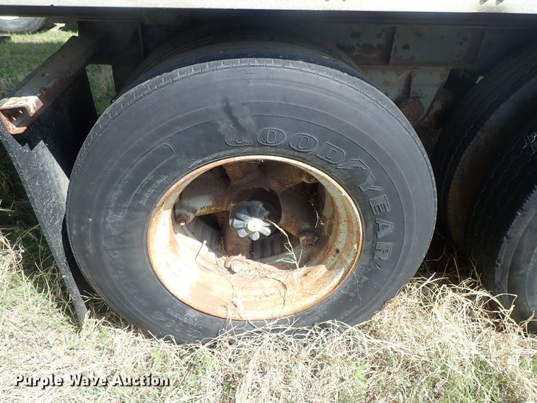 image for item DG3058 1988 Freuhauf FB915F248LLT dry van trailer