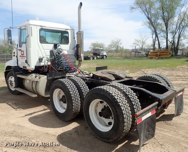 image for item DG3064 2006 Mack CXN semi truck