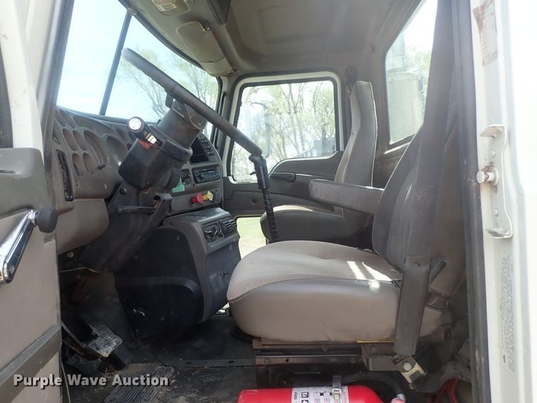 image for item DG3064 2006 Mack CXN semi truck