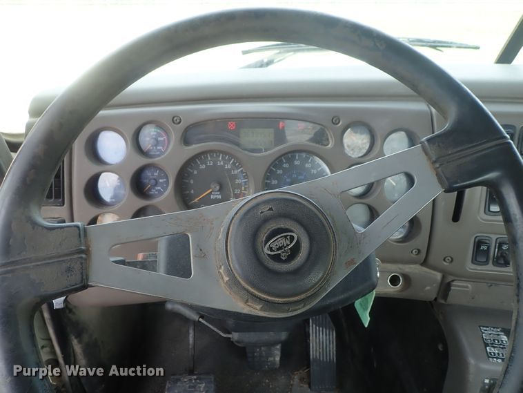 image for item DG3064 2006 Mack CXN semi truck