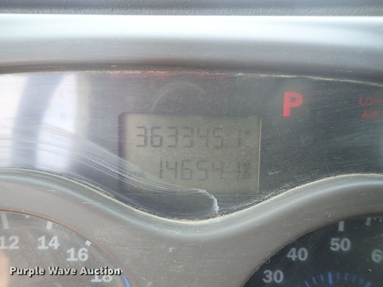 image for item DG3064 2006 Mack CXN semi truck