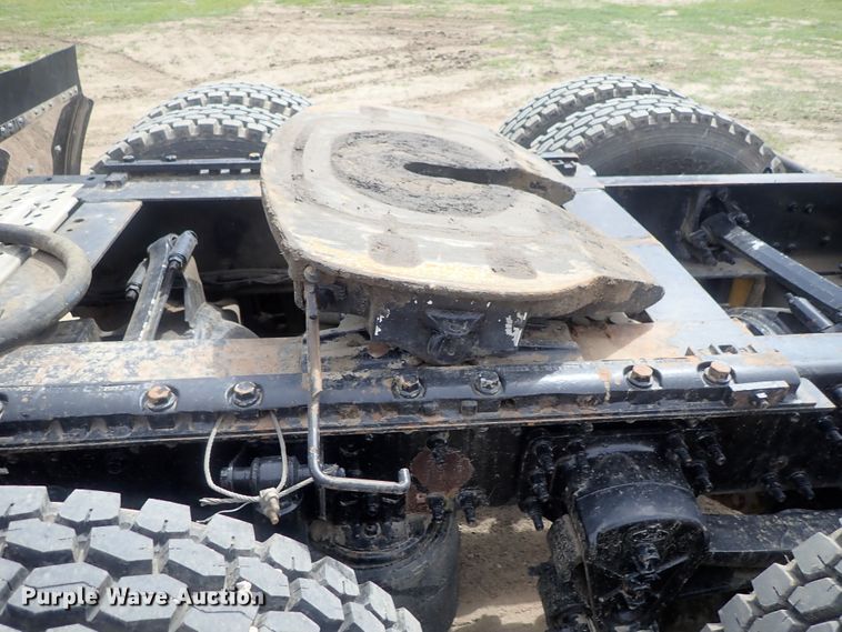 image for item DG3064 2006 Mack CXN semi truck