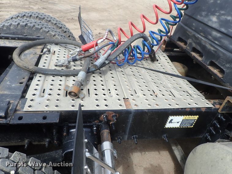 image for item DG3064 2006 Mack CXN semi truck