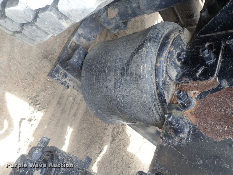 image for item DG3064 2006 Mack CXN semi truck