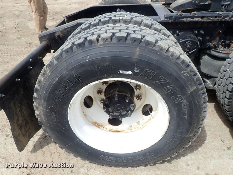 image for item DG3064 2006 Mack CXN semi truck