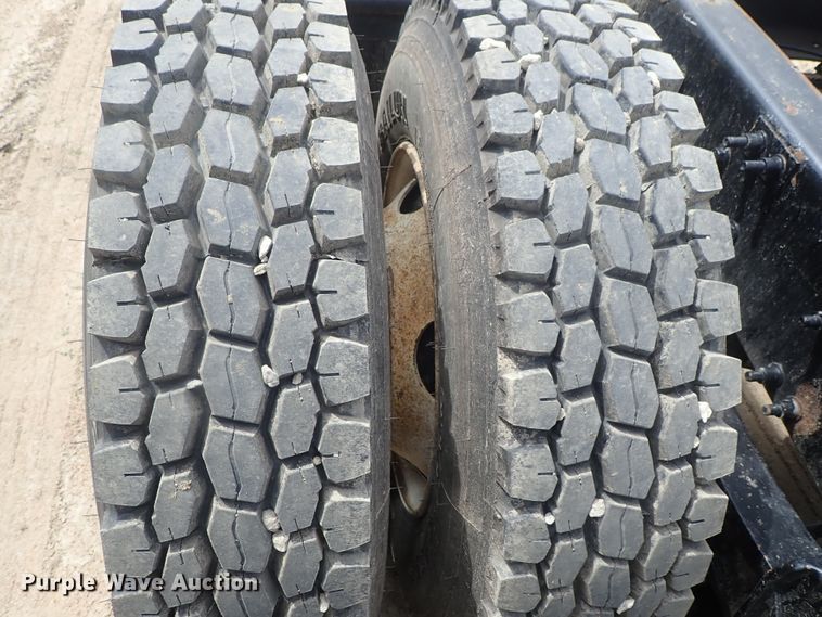 image for item DG3064 2006 Mack CXN semi truck