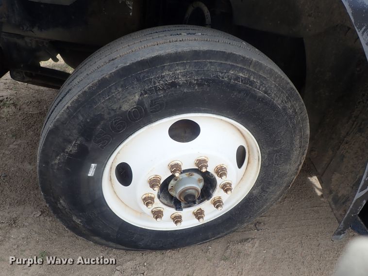 image for item DG3064 2006 Mack CXN semi truck