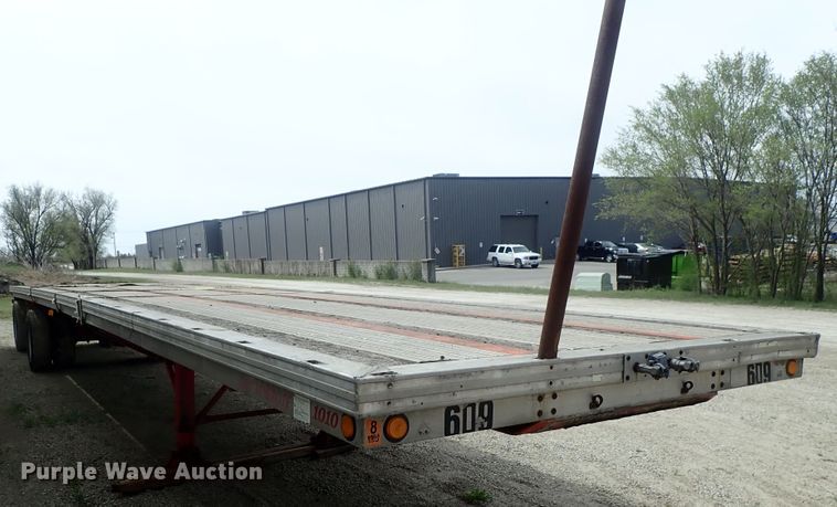 image for item DG3065 1994 Featherlite 1010 flatbed trailer