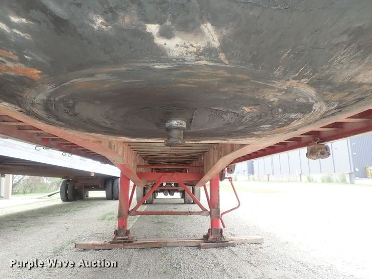 image for item DG3065 1994 Featherlite 1010 flatbed trailer