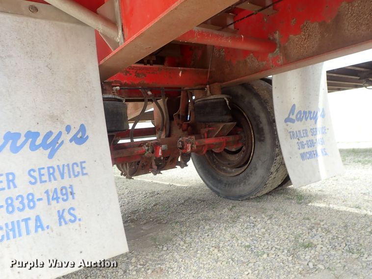 image for item DG3065 1994 Featherlite 1010 flatbed trailer