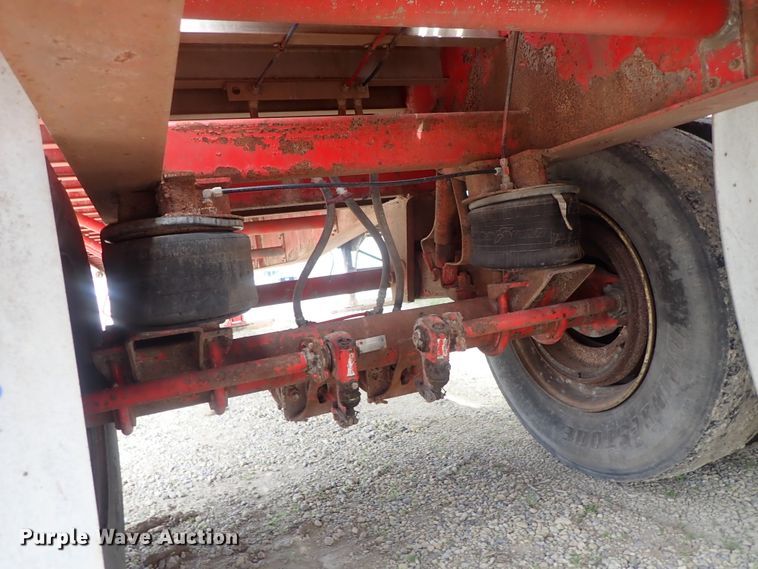 image for item DG3065 1994 Featherlite 1010 flatbed trailer