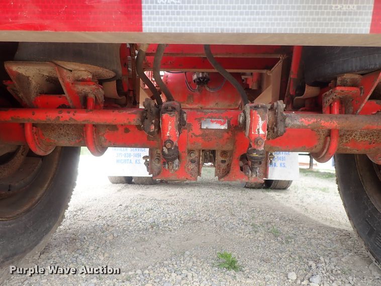 image for item DG3065 1994 Featherlite 1010 flatbed trailer