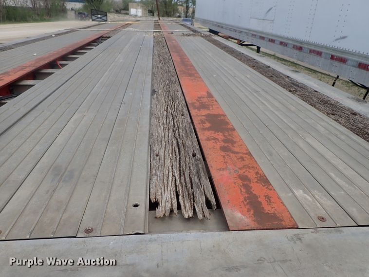 image for item DG3065 1994 Featherlite 1010 flatbed trailer