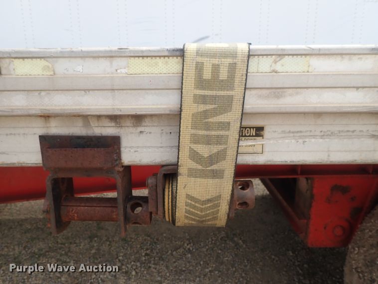 image for item DG3065 1994 Featherlite 1010 flatbed trailer