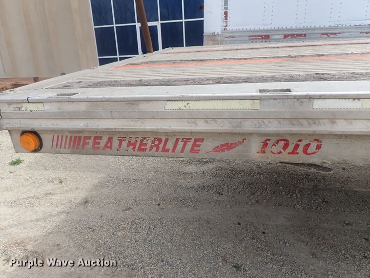 image for item DG3065 1994 Featherlite 1010 flatbed trailer
