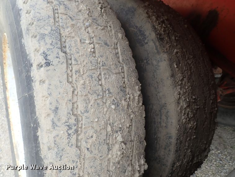 image for item DG3065 1994 Featherlite 1010 flatbed trailer