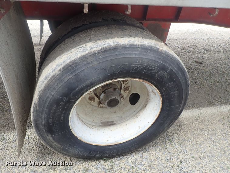 image for item DG3065 1994 Featherlite 1010 flatbed trailer