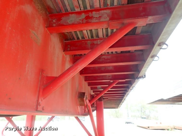 image for item DG3065 1994 Featherlite 1010 flatbed trailer