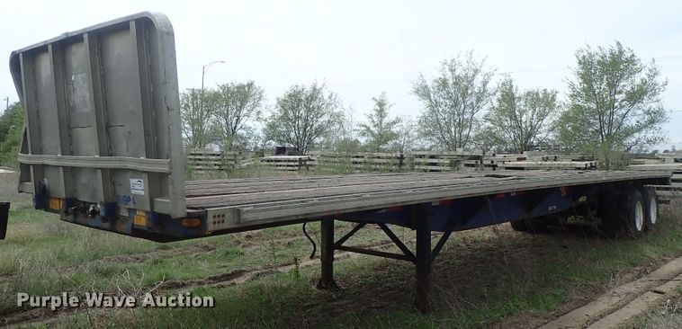 image for item DG3067 1996 Utility FS2CHAE flatbed trailer