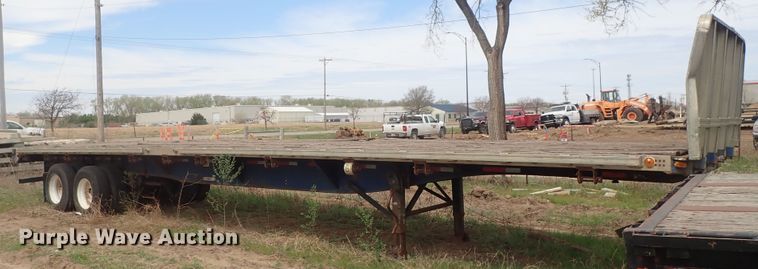 image for item DG3067 1996 Utility FS2CHAE flatbed trailer