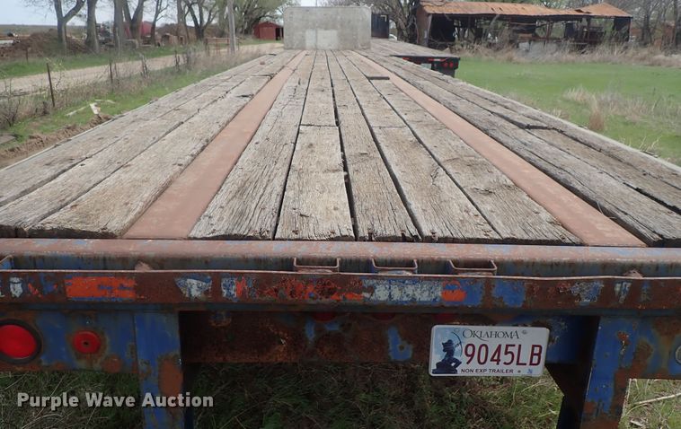 image for item DG3067 1996 Utility FS2CHAE flatbed trailer