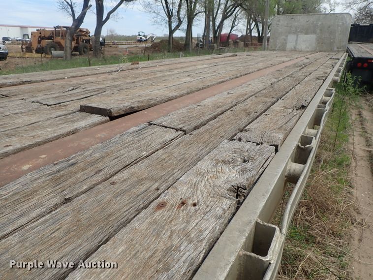 image for item DG3067 1996 Utility FS2CHAE flatbed trailer